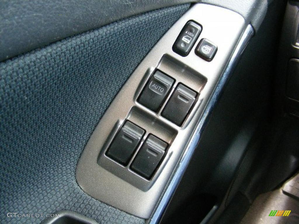 2007 Matrix XR - Radiant Red / Dark Charcoal photo #22