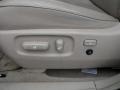 Super White - Highlander V6 4WD Photo No. 12