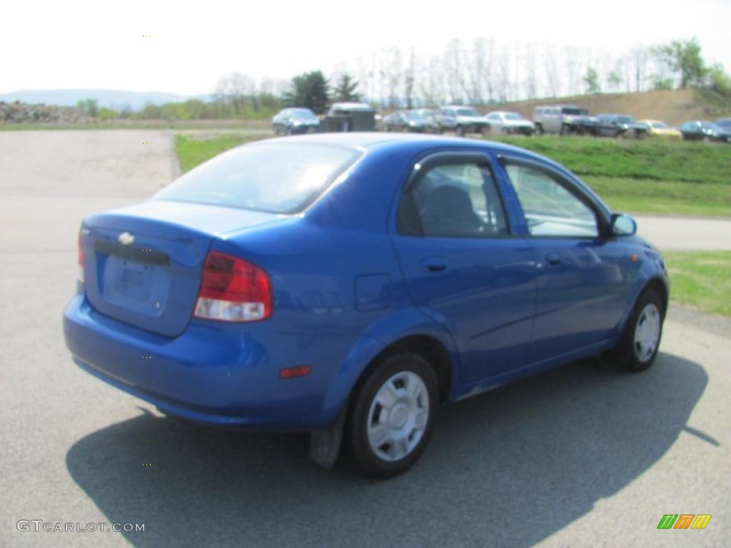 2004 Aveo Sedan - Bright Blue Metallic / Gray photo #11