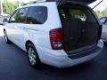 2007 Cosmic White Hyundai Entourage GLS  photo #13