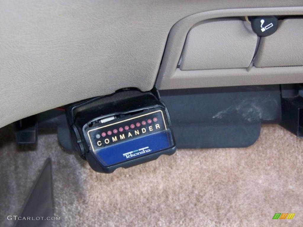 1996 Suburban SLT 4x4 - Cherry Red Metallic / Beige photo #25