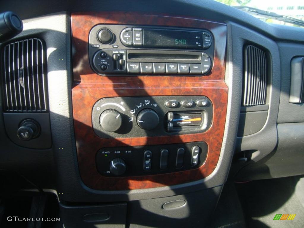 2002 Ram 1500 Sport Quad Cab 4x4 - Black / Dark Slate Gray photo #18