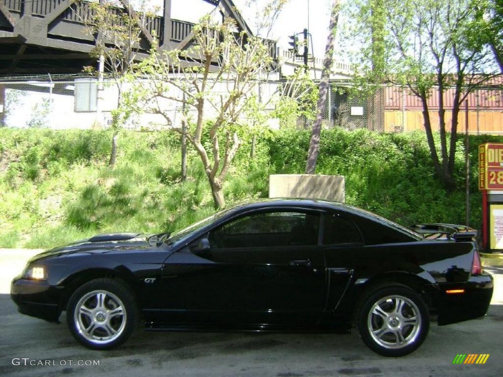 2002 Mustang GT Coupe - Black / Medium Parchment photo #9