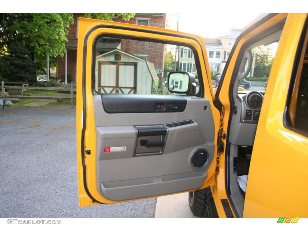 2004 H2 SUV - Yellow / Wheat photo #14