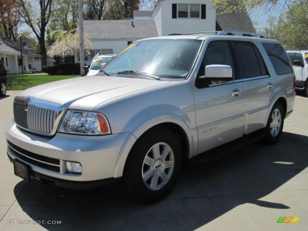 Silver Birch Metallic Lincoln Navigator