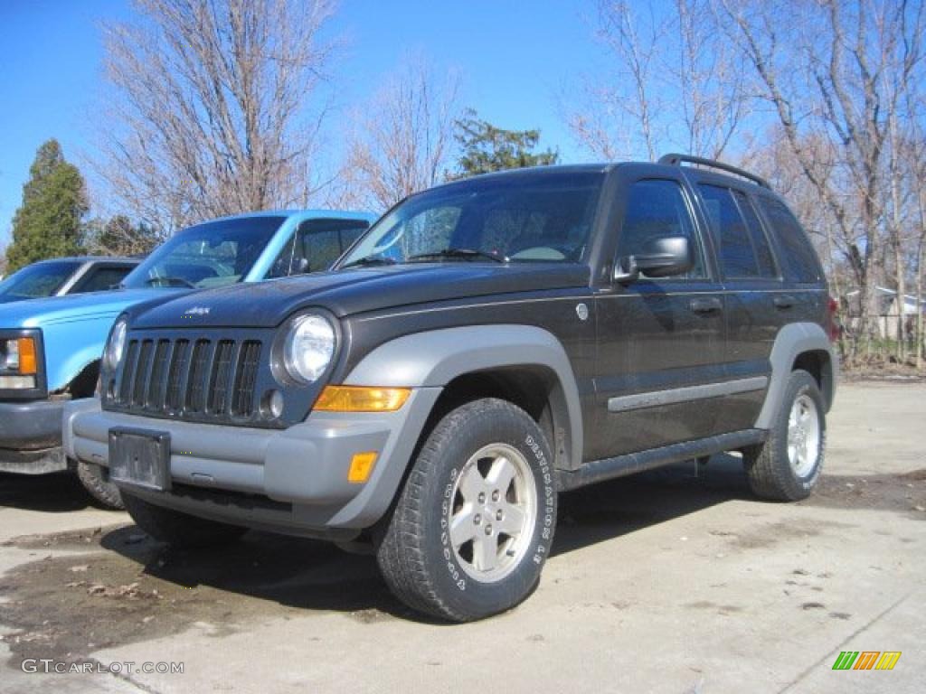 Dark Khaki Pearl Jeep Liberty