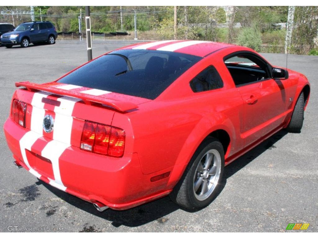 2006 Mustang GT Premium Coupe - Torch Red / Dark Charcoal photo #5