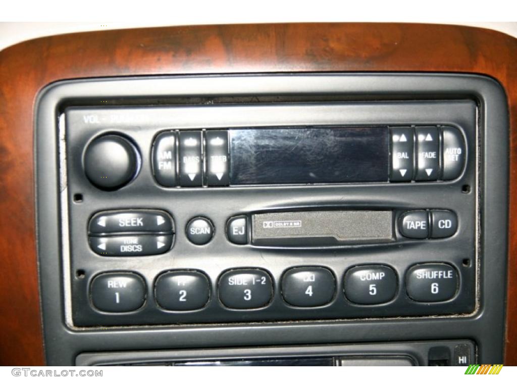 1998 Mark VIII  - Toreador Red Metallic / Light Graphite photo #13