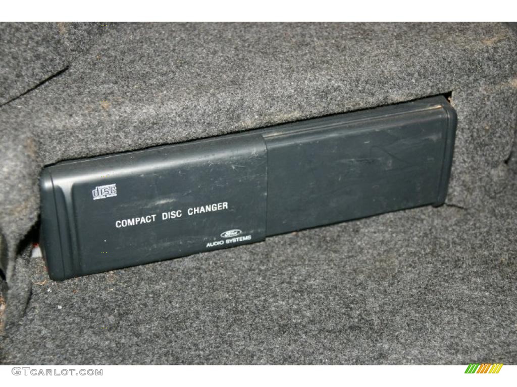 1998 Mark VIII  - Toreador Red Metallic / Light Graphite photo #17