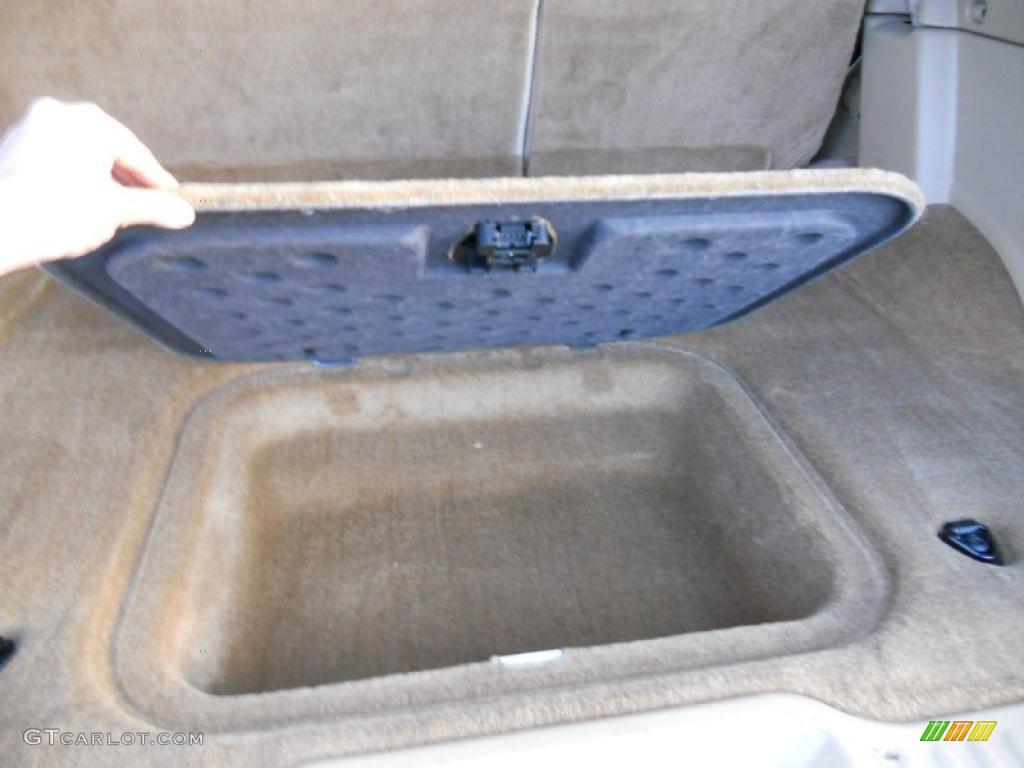 2002 Bravada  - Arctic White / Camel photo #21