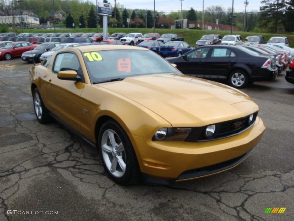 2010 Mustang GT Premium Coupe - Sunset Gold Metallic / Charcoal Black photo #6