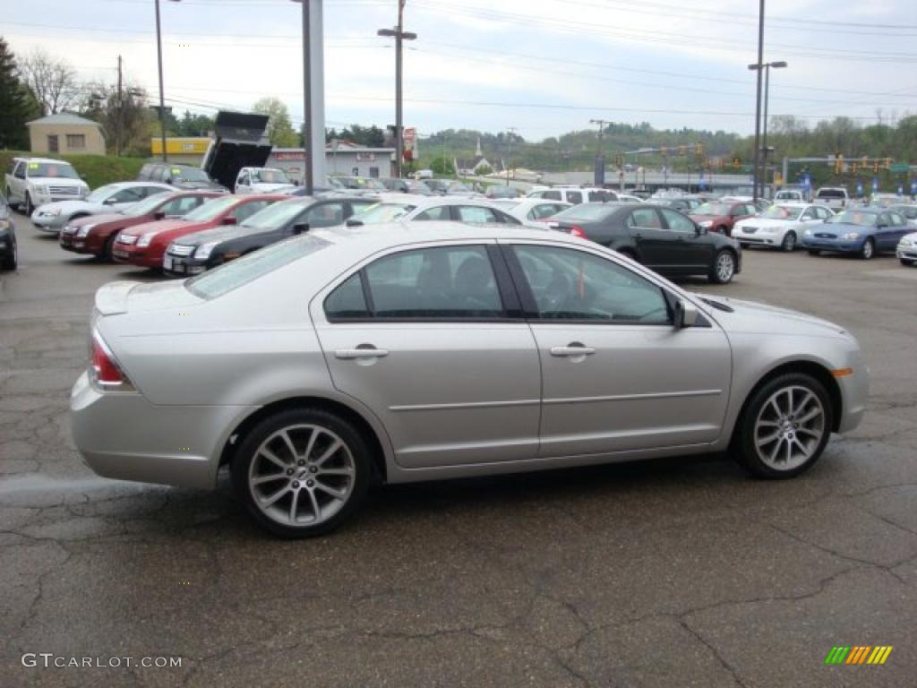 2008 Fusion SE - Silver Birch Metallic / Charcoal Black/Red photo #5