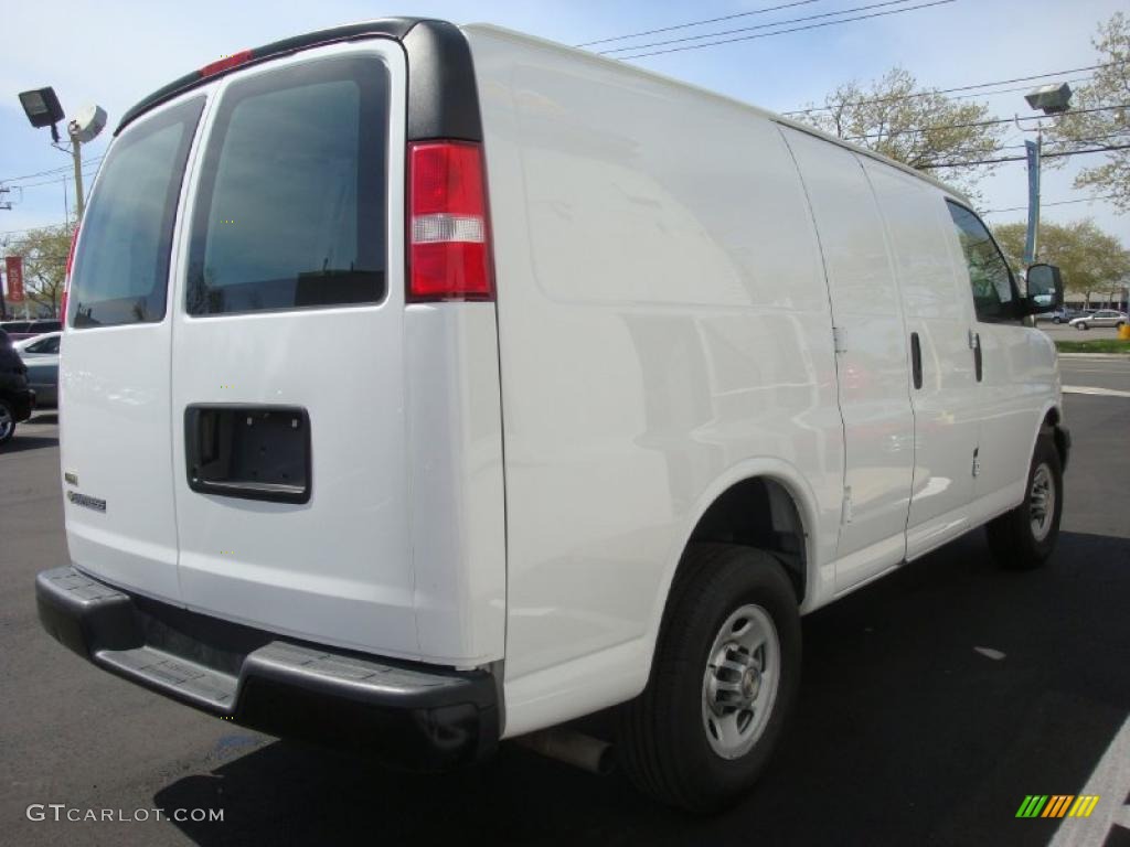 2010 Express 2500 Work Van - Summit White / Neutral photo #6