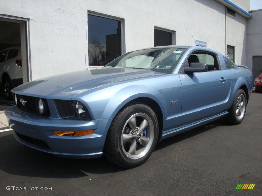 2005 Mustang GT Premium Coupe - Windveil Blue Metallic / Dark Charcoal photo #1