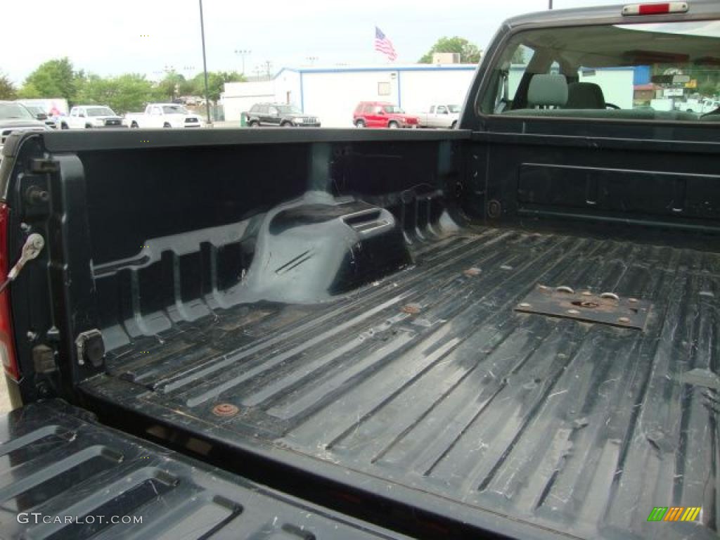 2004 F350 Super Duty XLT Crew Cab 4x4 Dually - Dark Green Satin / Medium Flint photo #12