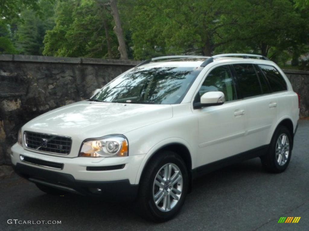 Ice White Volvo XC90