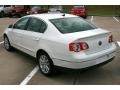 Candy White - Passat Komfort Sedan Photo No. 2