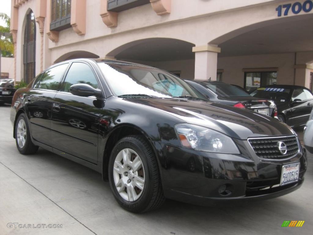 2005 Altima 2.5 S - Super Black / Charcoal photo #1