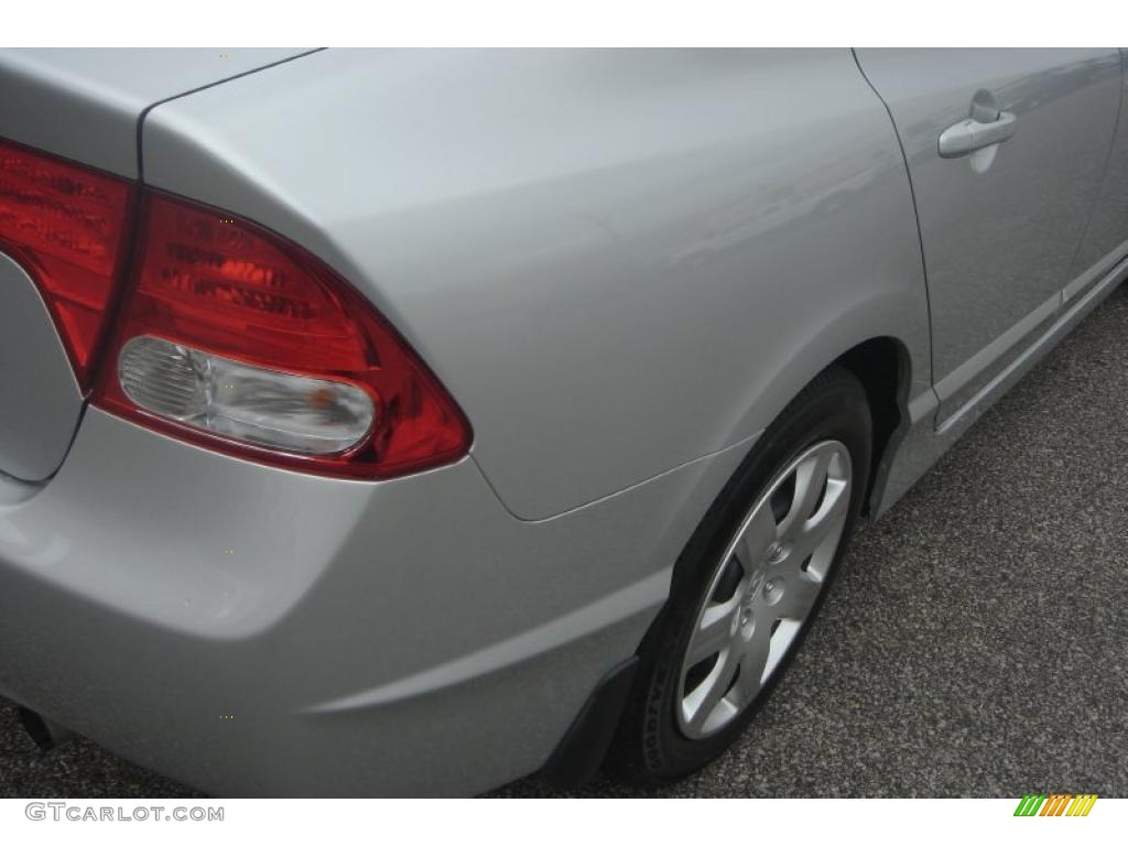 2009 Civic LX Sedan - Alabaster Silver Metallic / Gray photo #5