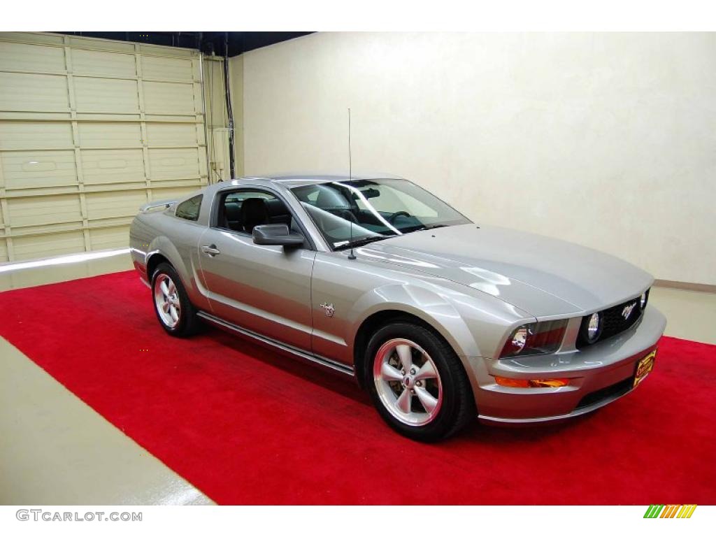 Vapor Silver Metallic Ford Mustang