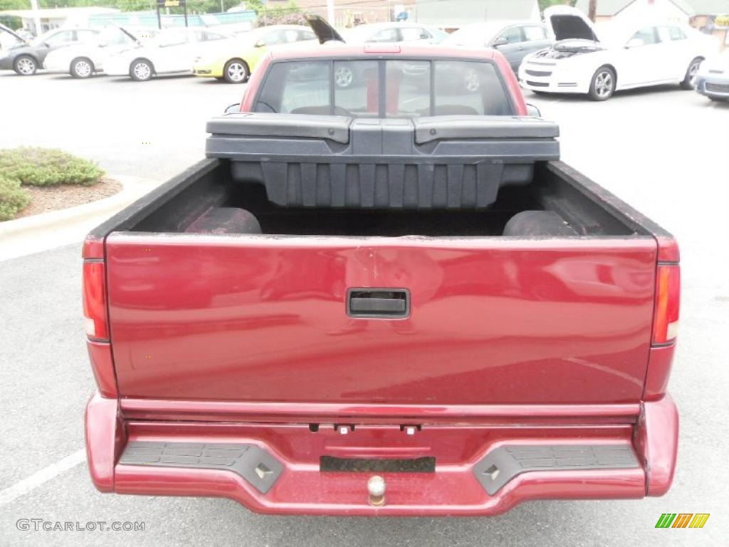 1996 S10 LS Regular Cab 4x4 - Medium Red Metallic / Beige photo #3