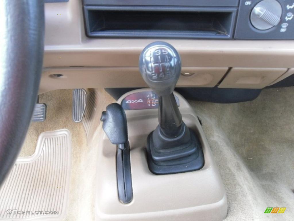 1996 S10 LS Regular Cab 4x4 - Medium Red Metallic / Beige photo #12