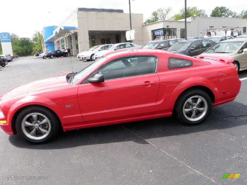 2005 Mustang GT Deluxe Coupe - Torch Red / Dark Charcoal photo #1