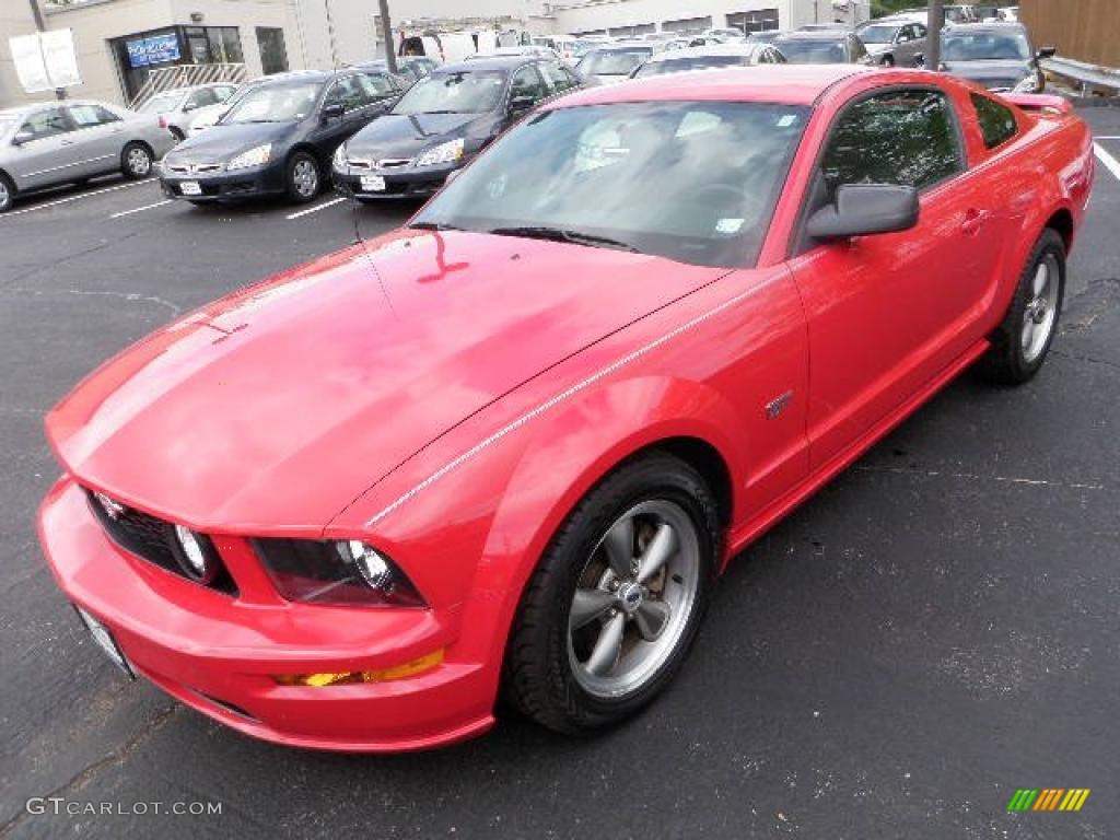 2005 Mustang GT Deluxe Coupe - Torch Red / Dark Charcoal photo #8