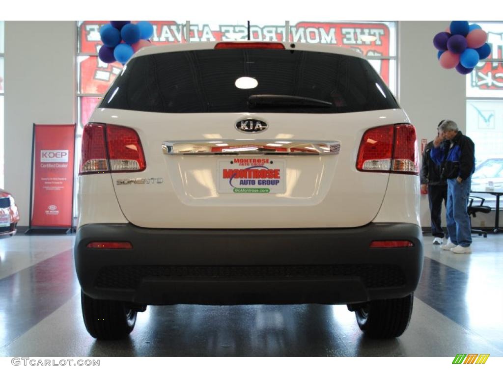 2011 Sorento LX - Snow White Pearl / Beige photo #7