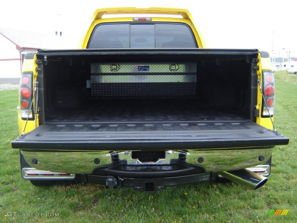2006 F350 Super Duty Lariat Crew Cab 4x4 Dually - Blazing Yellow / Black photo #14