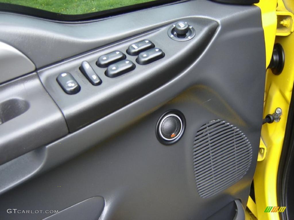 2006 F350 Super Duty Lariat Crew Cab 4x4 Dually - Blazing Yellow / Black photo #19