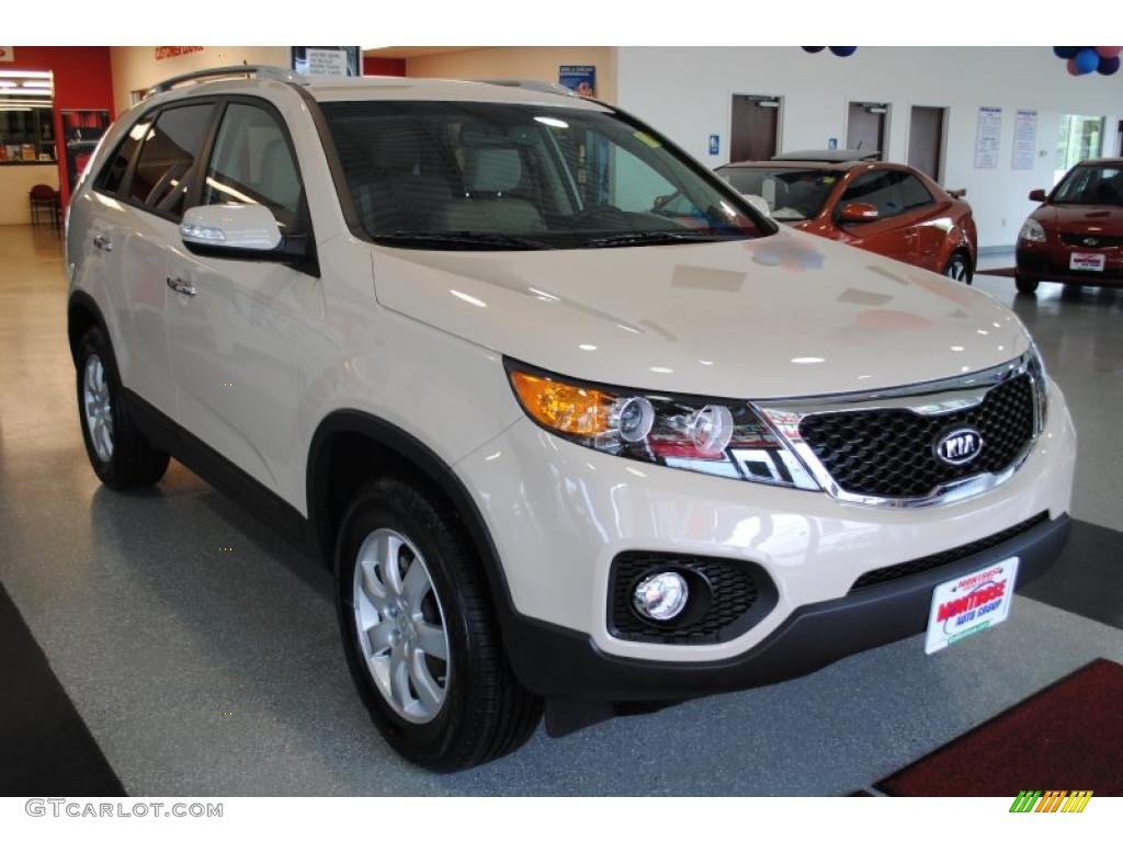 2011 Sorento LX - White Sand Beige / Beige photo #10