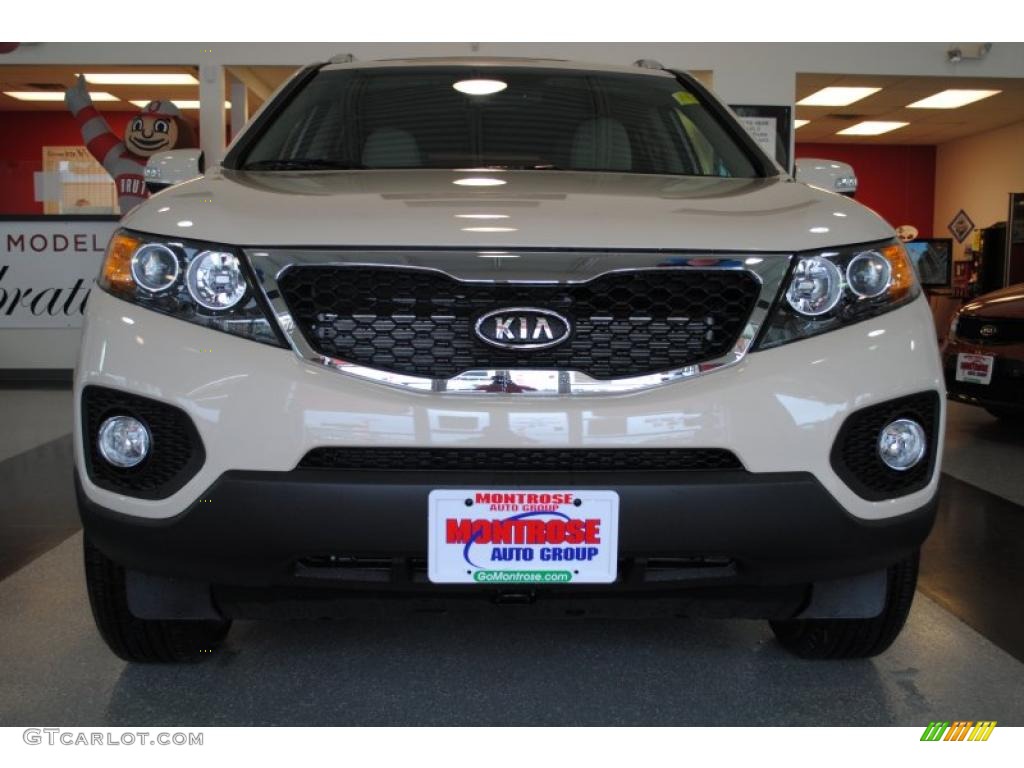 2011 Sorento LX - White Sand Beige / Beige photo #12