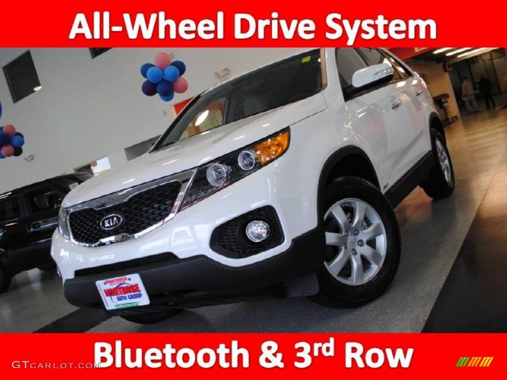 Snow White Pearl Kia Sorento