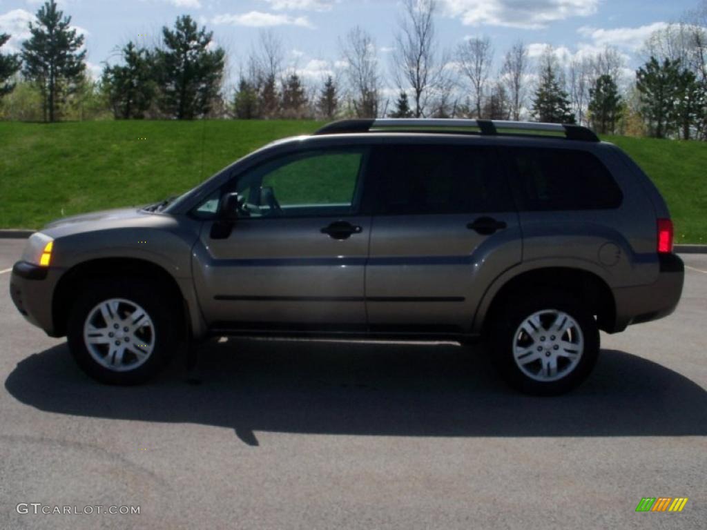 2004 Endeavor LS AWD - Titanium Gray Pearl / Charcoal Gray photo #2