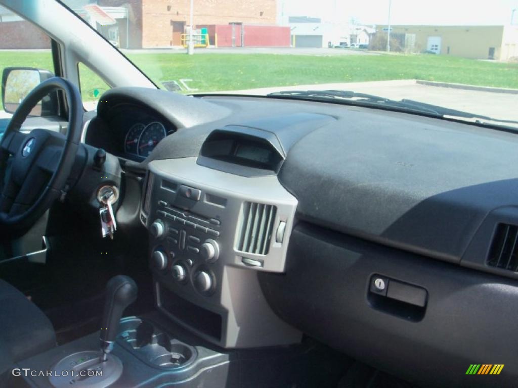 2004 Endeavor LS AWD - Titanium Gray Pearl / Charcoal Gray photo #16