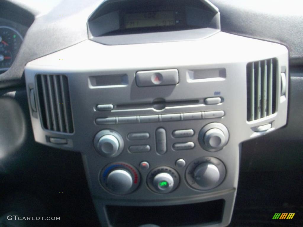 2004 Endeavor LS AWD - Titanium Gray Pearl / Charcoal Gray photo #20
