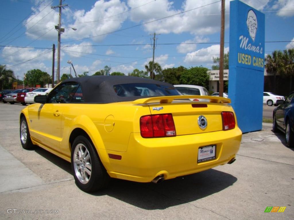 2006 Mustang GT Premium Convertible - Screaming Yellow / Dark Charcoal photo #9