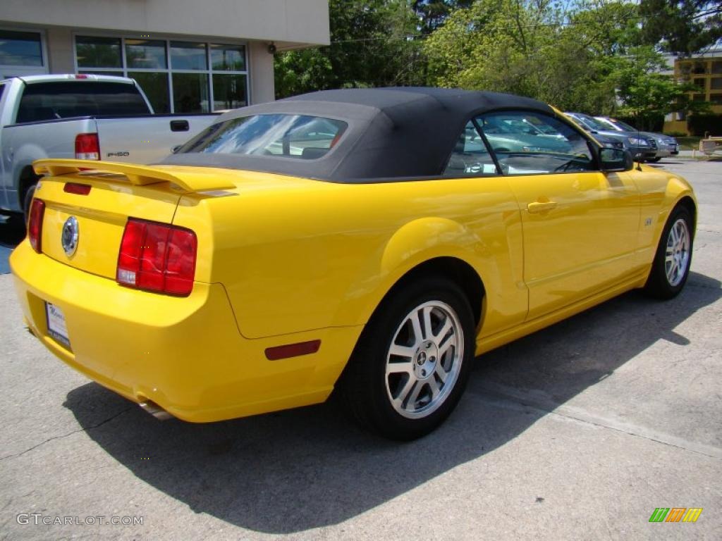 2006 Mustang GT Premium Convertible - Screaming Yellow / Dark Charcoal photo #10