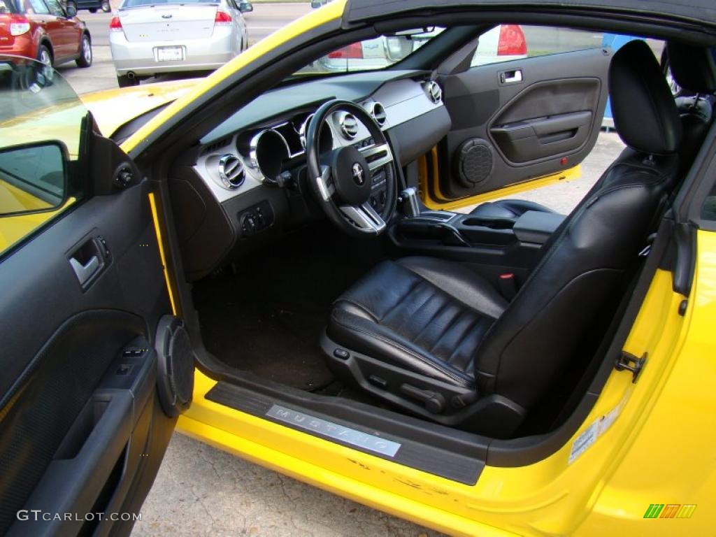 2006 Mustang GT Premium Convertible - Screaming Yellow / Dark Charcoal photo #11