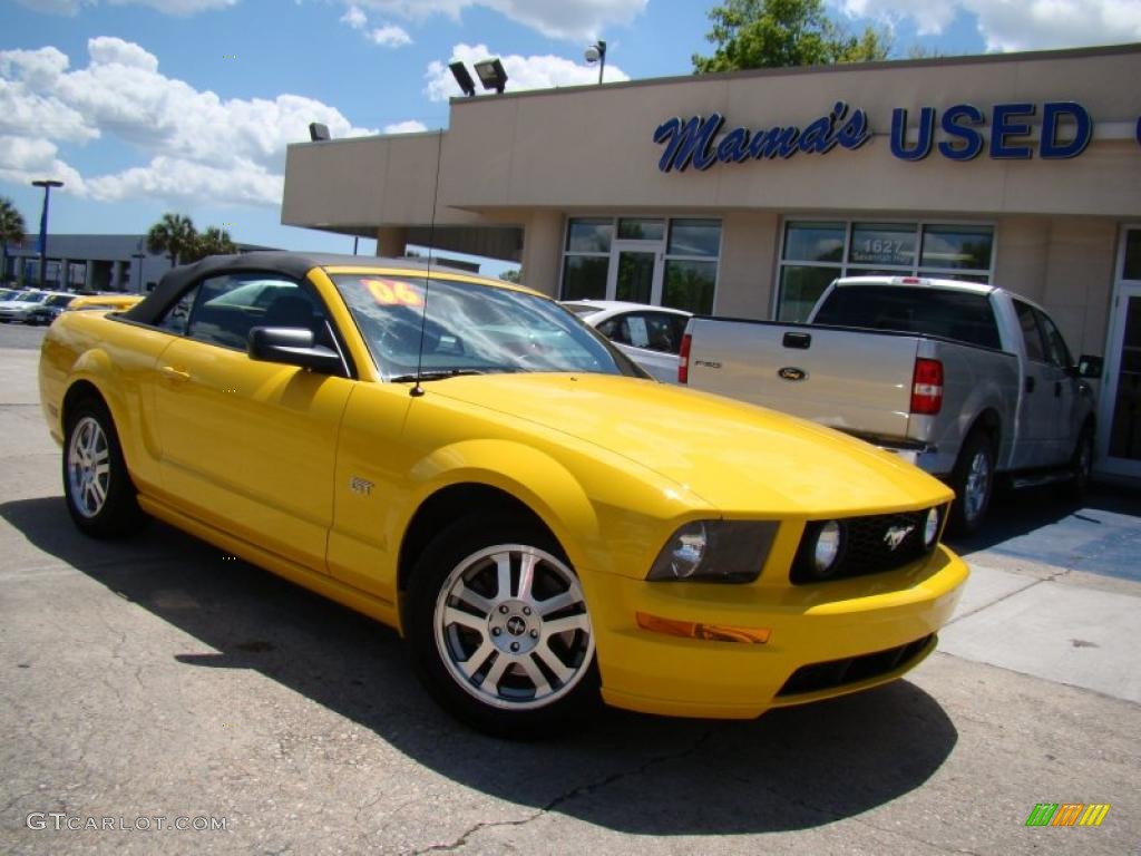 2006 Mustang GT Premium Convertible - Screaming Yellow / Dark Charcoal photo #29