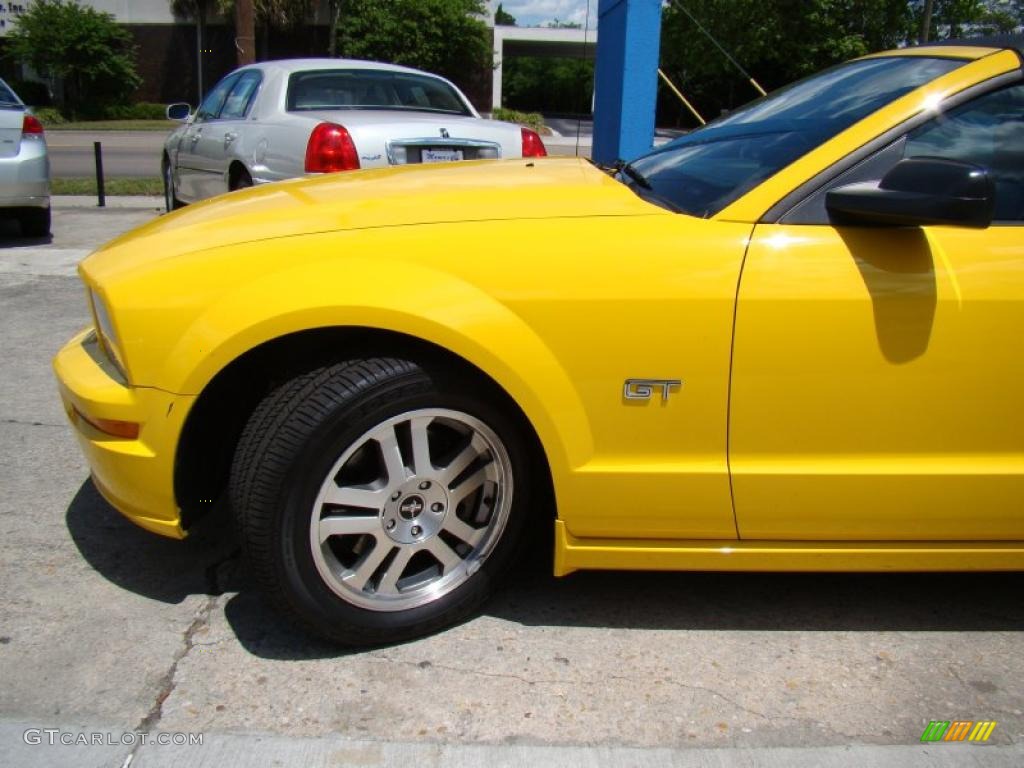 2006 Mustang GT Premium Convertible - Screaming Yellow / Dark Charcoal photo #31