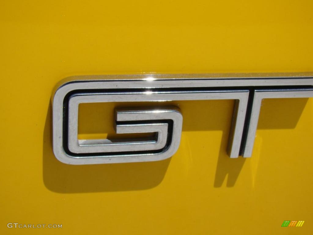 2006 Mustang GT Premium Convertible - Screaming Yellow / Dark Charcoal photo #36