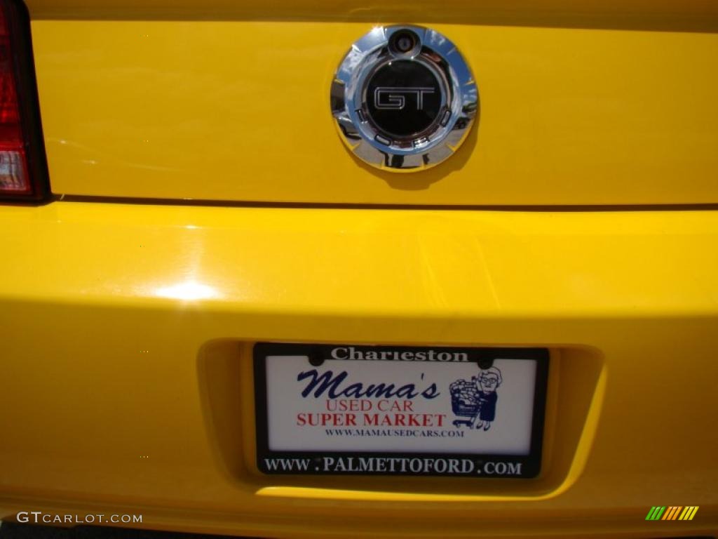 2006 Mustang GT Premium Convertible - Screaming Yellow / Dark Charcoal photo #38