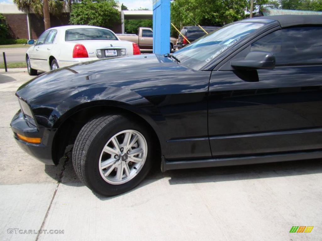 2007 Mustang V6 Premium Convertible - Black / Dark Charcoal photo #25