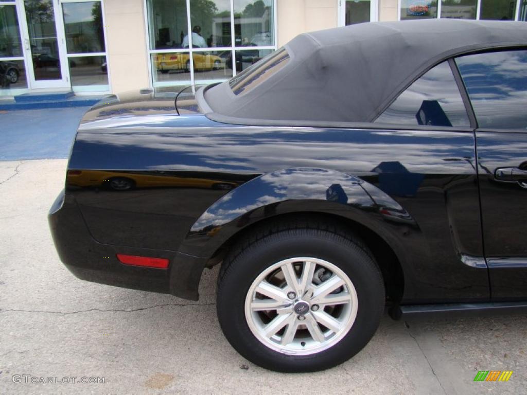 2007 Mustang V6 Premium Convertible - Black / Dark Charcoal photo #28