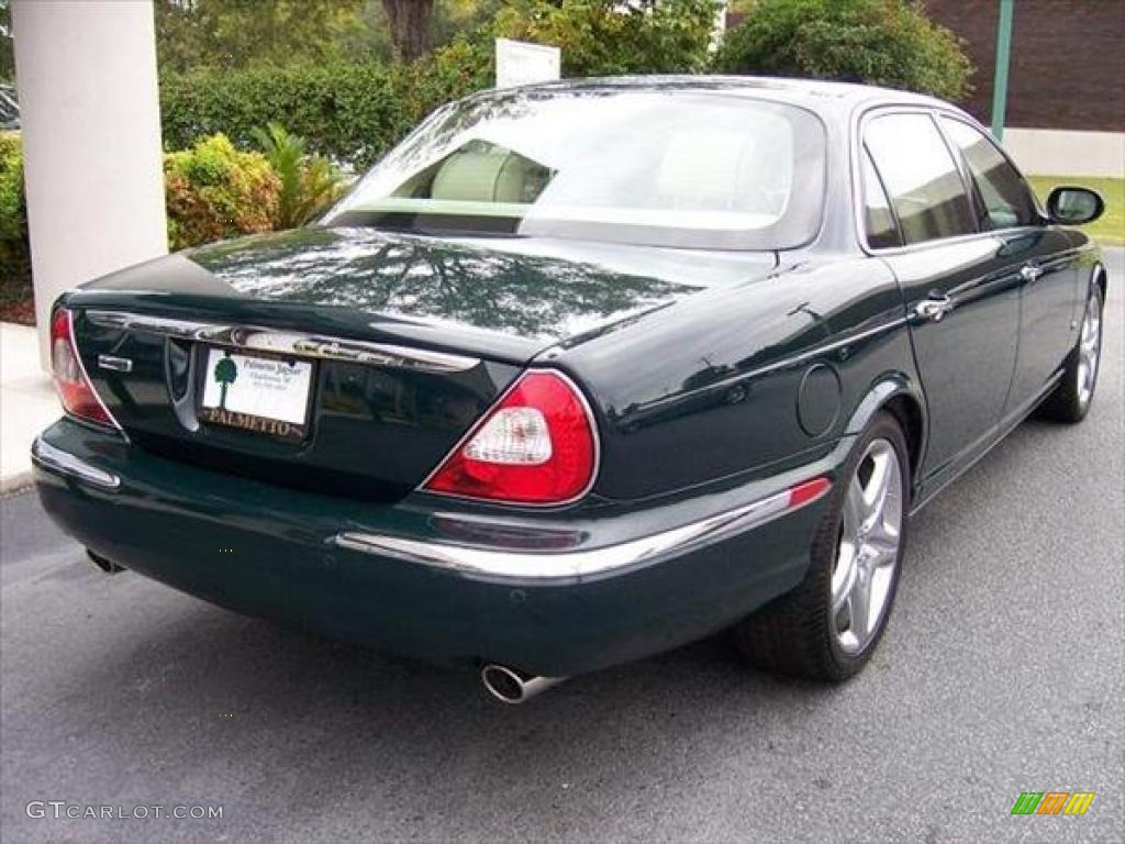 2007 XJ Vanden Plas - Jaguar Racing Green Metallic / Champagne photo #3