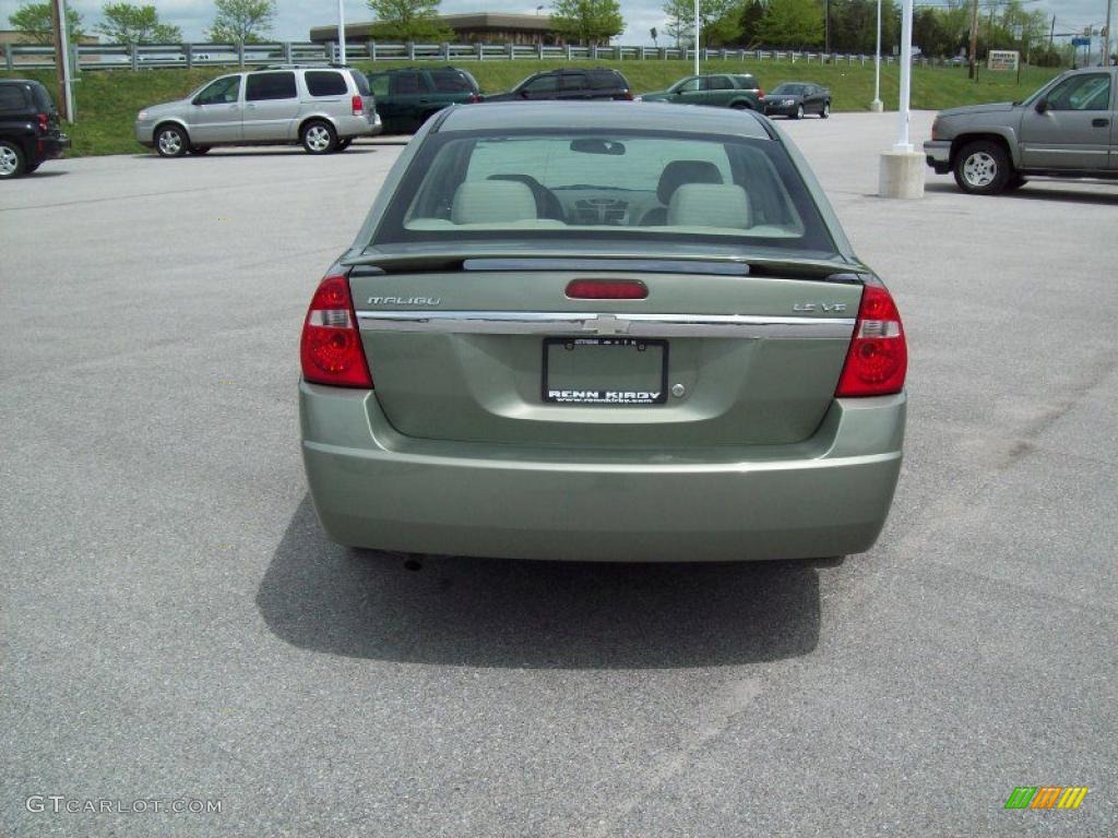 2005 Malibu LS V6 Sedan - Silver Green Metallic / Neutral Beige photo #12