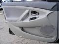 Black - Camry LE Photo No. 19
