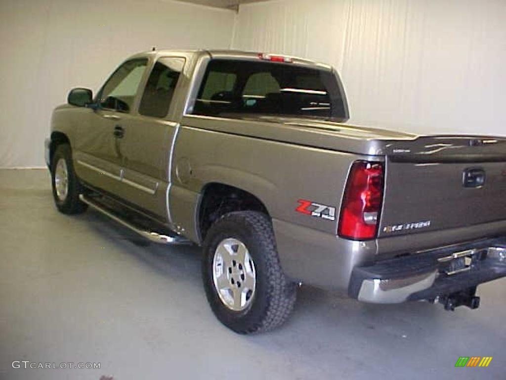 2007 Silverado 1500 Classic Z71 Extended Cab 4x4 - Graystone Metallic / Dark Charcoal photo #19